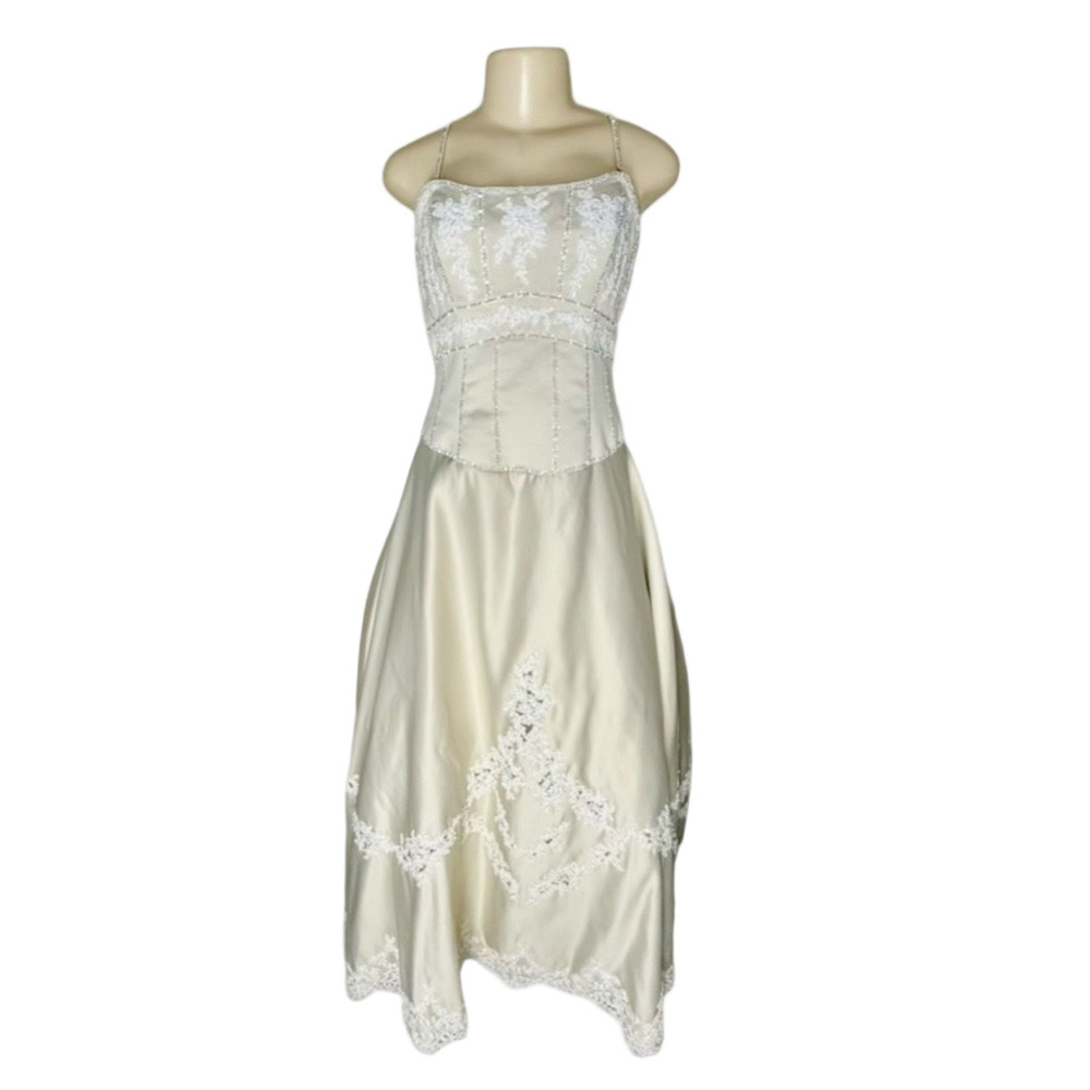 Alfred Angelo wedding dress, style #1735 
Size 10